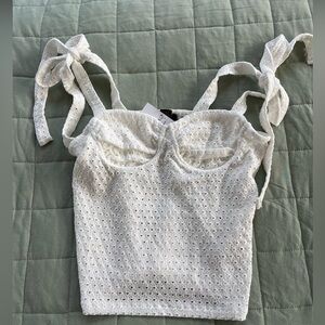 NEW Forever 21 White Eyelet Bows on Shoulders Women's Top Size Medium